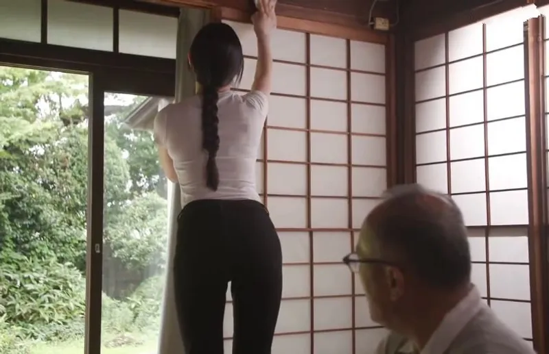 Anh xã vỡ nợ, bà xã đến nhà thầy giáo cũ làm giúp việc thì gặp dê cụ